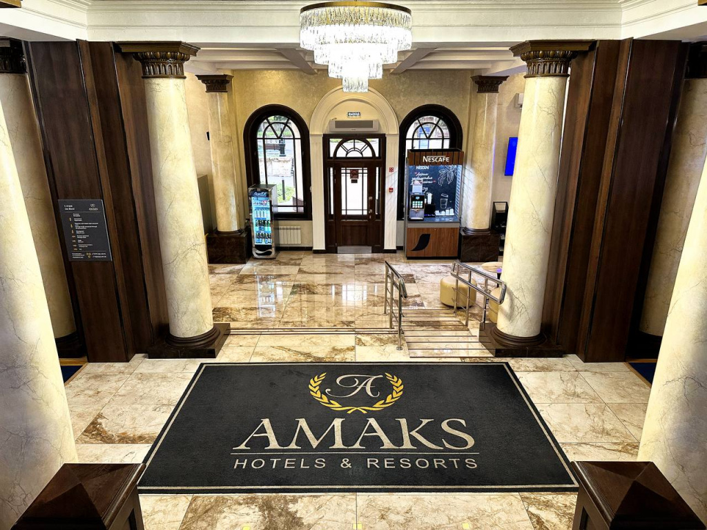 photo_5422624248649867226_y (2).jpg